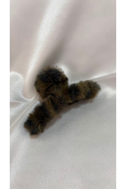 Store Patterned Plush Buckle