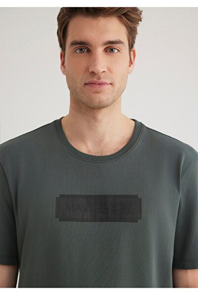 Mavi Μαύρο εμπριμέ πράσινο ανδρικό μπλουζάκι κανονικής εφαρμογής