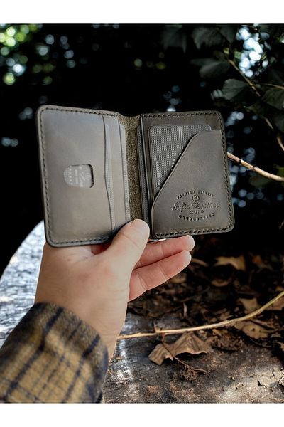 Kalkan deri Minimalist and Stylish 10X7.5 cm Luxury Pelicans Leather Card Holder