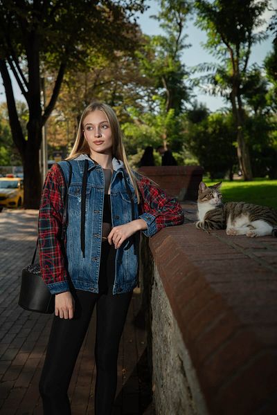 BANNY JEANS Дамско дънково яке с цип и качулка
