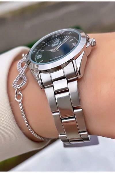 Q&Q Silver Color Waterproof Small Case Women's Wristwatch - Bracelet Gift