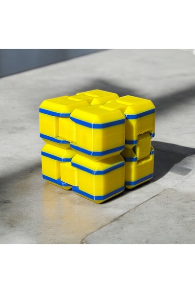 Home مكعب الإجهاد، أصفر أزرق - أزرق داكن، مفيد للتوتر والقلق، حركة دائمة