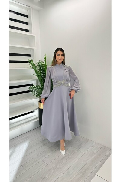 White Corner 2805 KOL PLİSE DETAYLI KLOŞ ELBİSE