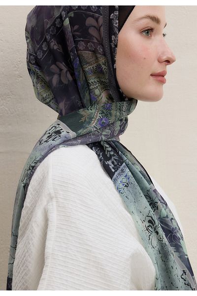 Fresh Silk Crepe Shawl and Lavender Carina Pattern