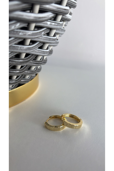 MODA KESİK ÇİZGİLİ GOLD RENK RODYUM KAPLAMA HALKA KÜPE