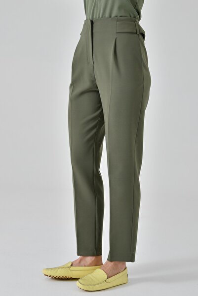 Saade Khaki Pleated Carrot Cut Belt Detailed Trousers