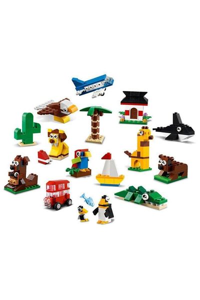LEGO Classic World Tour 11015 - Toy Building Set with Animal Toys (950 Pieces)