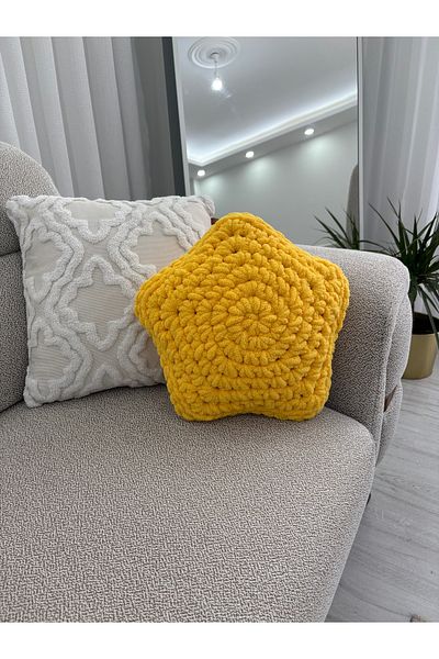 Home Soft Plush Star Pillow - Soft, Stylish and Gift Option / Modern Decorative Star Pillow
