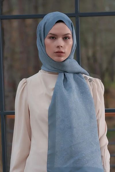 ED Scarf Gray Heritage Saye Pattern Shawl