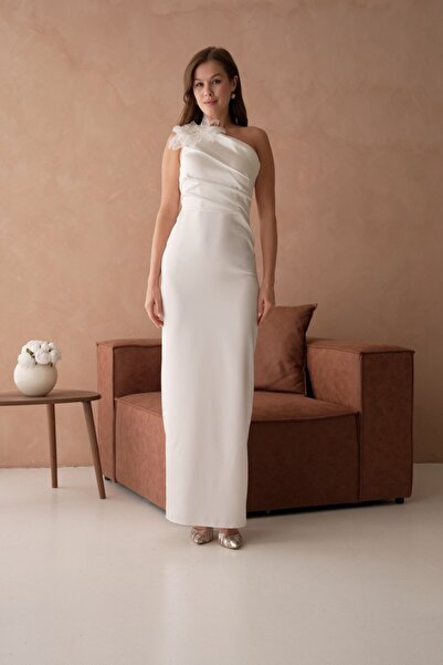 asyadabutik Tek Omuzda Aksesuar Detaylı Maxi Boy Saten Abiye Elbise