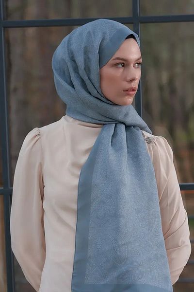 ED Scarf Gray Heritage Saye Pattern Shawl