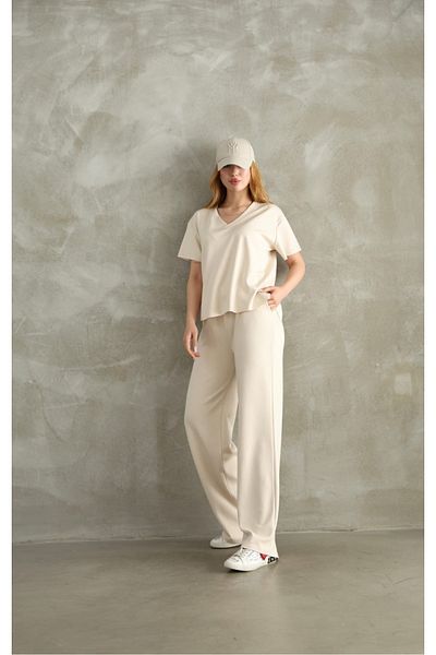 02Lady Fashion Modal Fabric V-Neck Short Track Suit