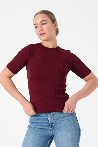 Merry Rise بلوزة تريكو نسائية أساسية بأكمام قصيرة باللون الأحمر الداكن