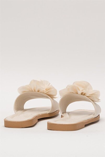 Liger Women's Bundle, Dowry and Cream with Rose Flowers