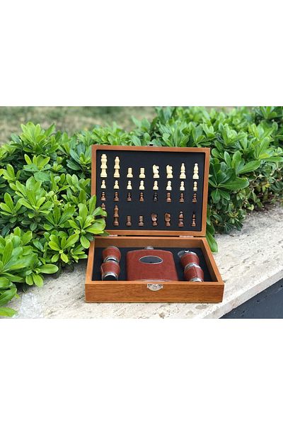 Jack Daniels Brown Leather Steel Pocket Flask and Boxed Set with 4 Shot Glasses