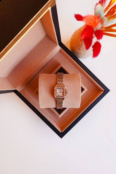Ricardo Women's Wristwatch Jewelled Square Vintage Rosegold Cord Wristwatch