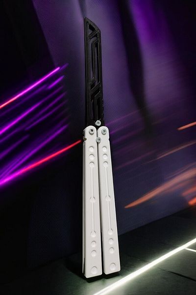 Vaiflagy Store Butterfly Training Practice Knife – Plastic Butterfly Knife (White and Black)