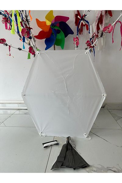 Onur uçurtma her çocuğun bir masalı olmalı Pack of 4 Hexagonal Kites (Yellow-White-Blue-Orange)