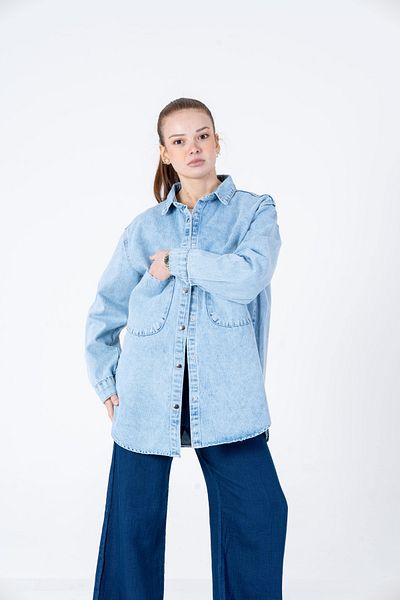 VerdeBlanco Cămașă de blugi oversize cu buzunar dublu, albastru gheață