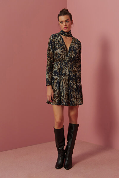 Dahlia Bianca Victor Elbise