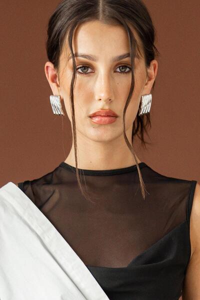 New Obsessions Minimalist Hailey Dalgalı Çivi küpe