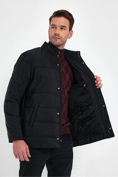 SİVAİST Men's Black Standard Fit Regular Cut Furry Stand Collar Snap Detail Zippered Winter Coat