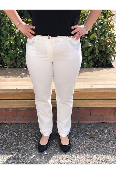 BAKTAGÖR Stylish Jeans with Stone Detail