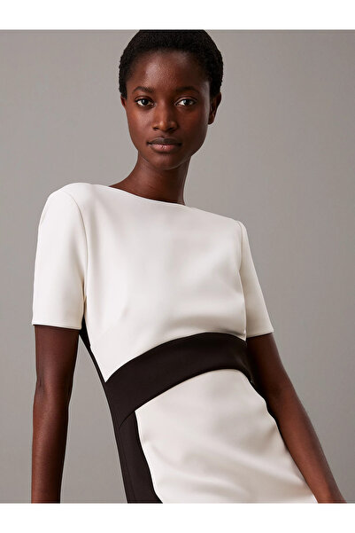 Calvin Klein Kadın Kısa Kol Bel Ve Yan Renk Geçişli Bisiklet Yaka Siyah Elbise K20K208161-0GJ