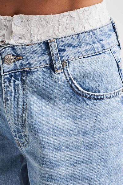 its basic Blugi de zăpadă pentru femei Culoare V-4S5-3 Pantaloni scurți din denim cu design largi, cu detaliu boxer cu dantelă