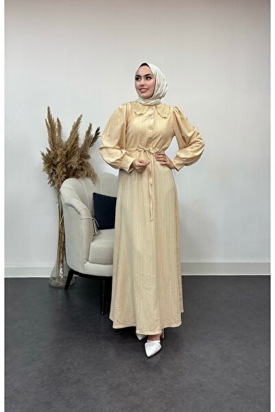 Tesettür Diyarı Rochie de damă cu guler pentru bebeluși cu detaliu cu nasturi...