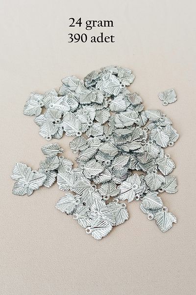 Sarı Kervan Metallic Plastic Sequins Silver Color Needlework Evening Dress Bracelet Necklace 24 Grams 390 Pieces - Bnc567