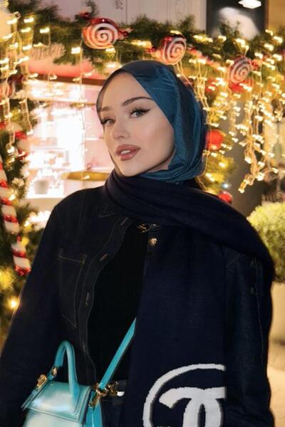 carell Zehranur Ateştepe'nin Tercihi Simetrik Jakar İtalyan İpekli Şal Petrol...