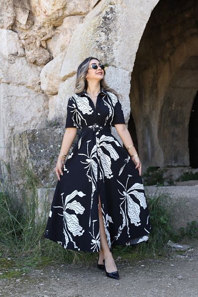 bytugcekaya Φόρεμα πουκάμισο με γιακά πόλο με μαύρο λουλούδι
