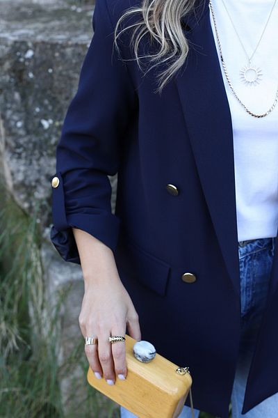 bytugcekaya Blazer cu nasturi aurii cu mâneci bleumarin