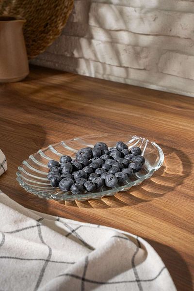Queen’s Kitchen Santa 6 Piece Cake Plate