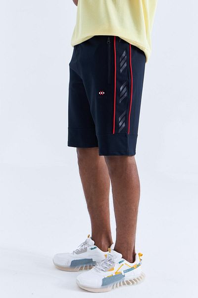 TOMMY LIFE Pantaloni scurți bleumarin pentru bărbați - dungi laterale roșii, potrivire standard - 81148