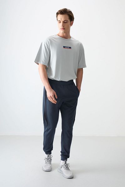AIR JONES Ανδρική φόρμα αθλητικής φόρμας Indigo Surface Textured Standard Fit με κέντημα - 82126