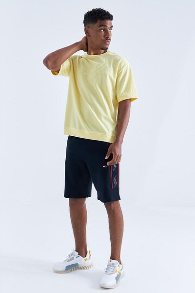 TOMMY LIFE Pantaloni scurți bleumarin pentru bărbați - dungi laterale roșii, potrivire standard - 81148