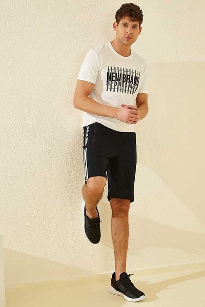 TOMMY LIFE Ανδρικό σορτς Navy Blue - Πλαϊνή ρίγα και στάμπα με γράμματα, Standard Fit - 81145