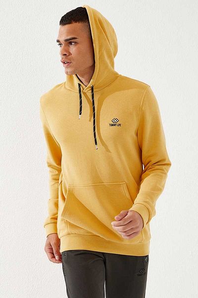 TOMMY LIFE Ανδρικό φούτερ με κουκούλα Mustard Kangaroo Pocket Standard Fit - 87872