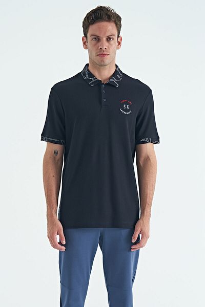TOMMY LIFE Мъжка тениска с поло яка и бродиран принт в тъмносиньо - 88239