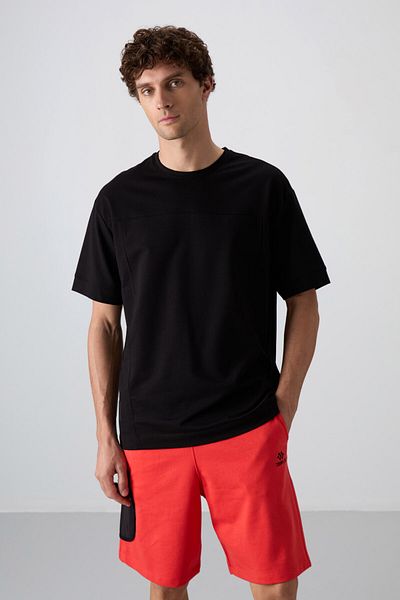 TOMMY LIFE Мъжка тениска Oversize, черна, с плътен, мек текстуриран дизайн и широка кройка - 88349