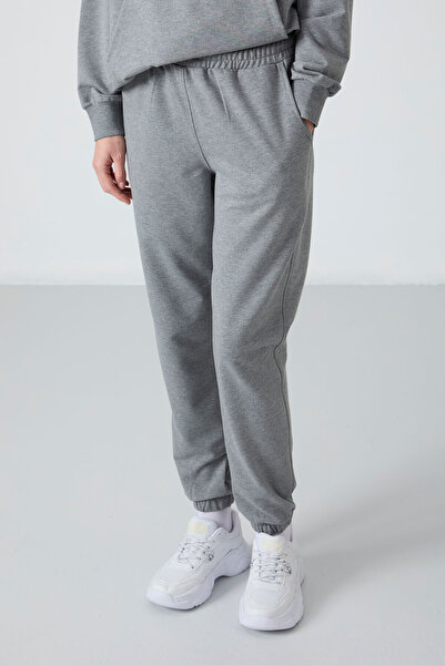 TOMMY LIFE Gri Melanj Kapüşonlu Kanguru Cep Oversize Lastik Paça Kadın Eşofman Takımı - 95288