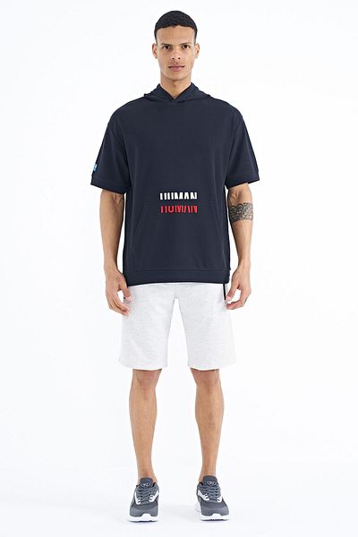 TOMMY LIFE Ανδρικό μπλουζάκι με κέντημα με κουκούλα σε μπλε καγκουρό - 88195