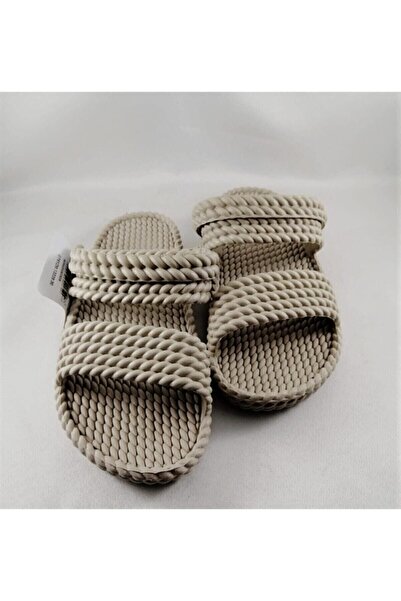 GEZER Women's Beige Non-Slip Sole Straw Massage Sandals Slippers