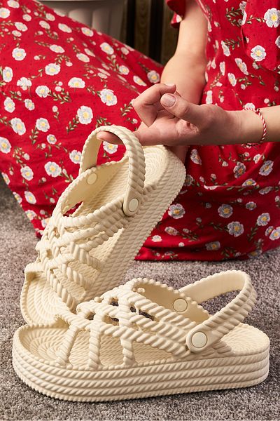 İmerShoes Γυναικεία θαλάσσια σανδάλια σε μπεζ χρώμα - Παντόφλες πλεκτές λεπτομέρειες, χοντρή σόλα, οβάλ μύτη 810