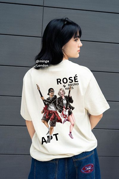 Minga London Rose & Bruno Mars APT Song Μπροστινό/Πίσω Μπλουζάκι με στάμπα Oversize Beige -Mingalondon