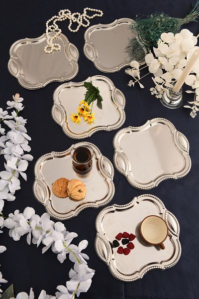 AKSESUAR EVRENİ Vezan Stainless Square Auger Pattern Presentation Tray Silver Set of 6