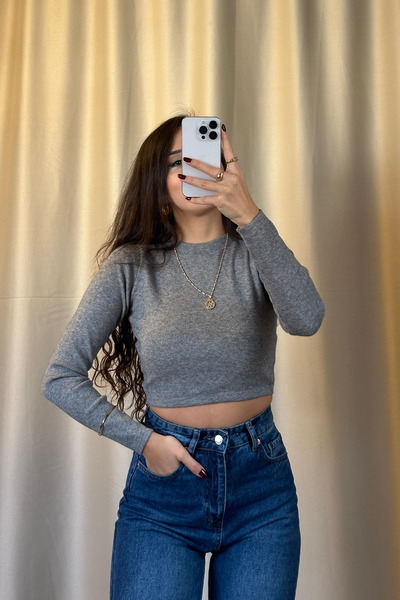 Damla Demli Women's Slim Fit Knitwear Round Neck Long Sleeve Crop