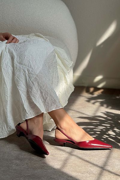 NİŞANTAŞI SHOES Arty Burgunderrot gemusterte Damen-Ballerinas mit mattem Gummidetail und spitzer Zehenpartie und kurzem Absatz